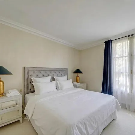 2br Place Des Vosges Turenne